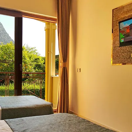 Hotel Papirus 2*